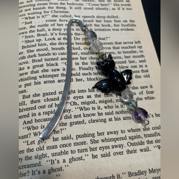 Small Metal Beaded Bat Bookmark - Picture 2 of 3